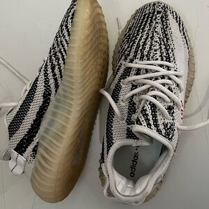 Women Yeezy Sneakers